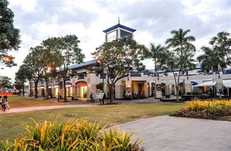 Paseo Outlets .